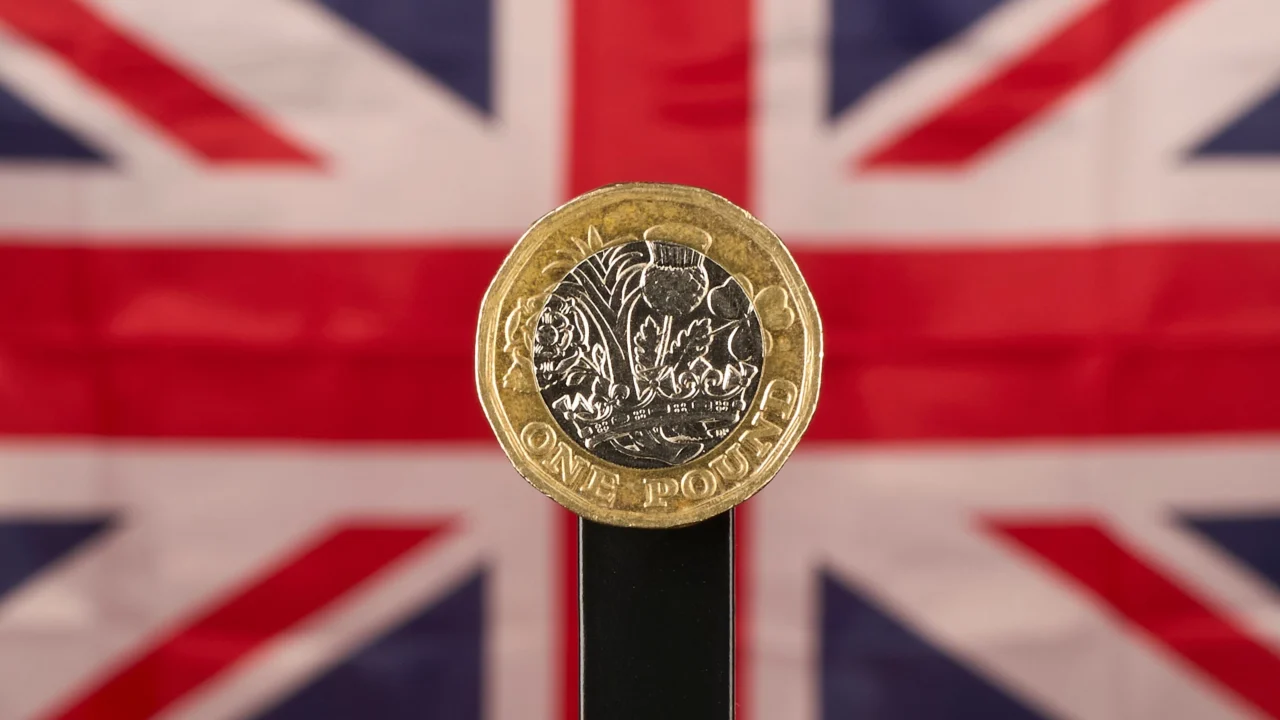 Lords Peer: Bank of England Cautious on Stablecoin Rules